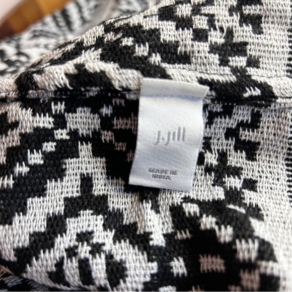 J Jill Women's Black and White Scarf - Picture 2 of 4